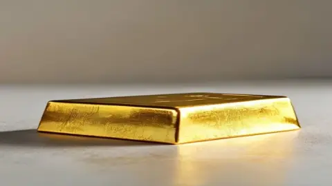 تاب‌آوری تقاضای جهانی طلا در سه ماهه دوم؛ بازگشت بانک‌های مرکزی به بازار — سرمایم