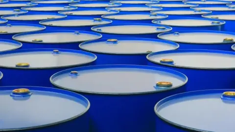 نوسان محدود بیت‌کوین در سایه افزایش قیمت نفت و ریزش سهام هوش مصنوعی — سرمایم