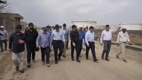 پیشبرد طرح‌های بازسازی تأسیسات نفتی برای تداوم سوخت‌رسانی — سرمایم