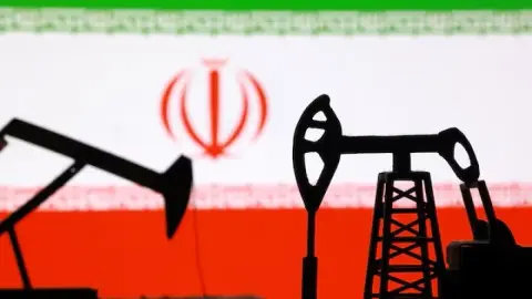 ادامه مذاکرات ایران و عمان درباره امنیت کشتیرانی در تنگه هرمز — سرمایم
