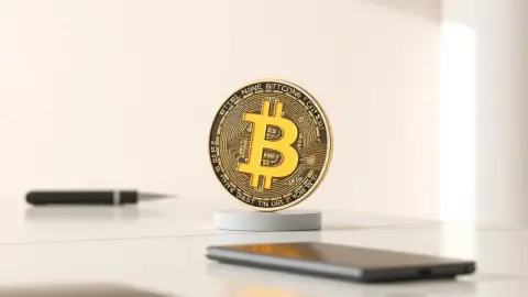 سیگنال‌های جدید بازار رمزارز؛ بررسی وضعیت بیت‌کوین در آستانه تصمیمات کلان — سرمایم