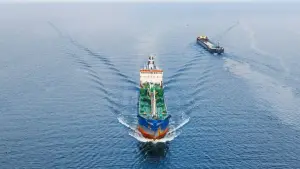 یافتن مسیرهای جایگزین برای صادرات نفت خلیج فارس همزمان با تنشهای هرمز — سرمایم